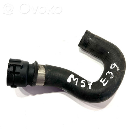 Caurulīte (-es) / šļūtene (-es)