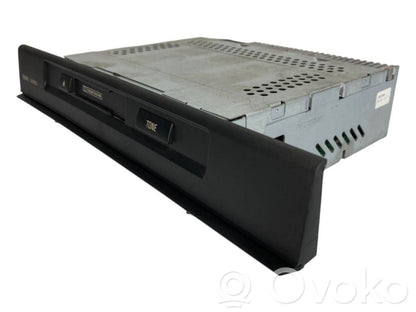 Radio / CD/DVD atskaņotājs / navigācija