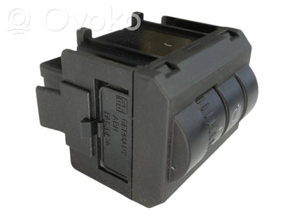 Headlight leveling switch