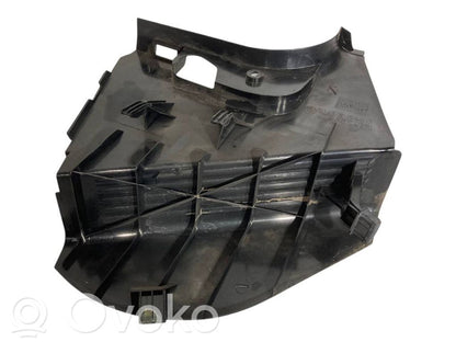 Kāju zonas sānu dekoratīvā apdare