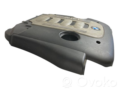 Крышка двигателя (декоративная отделка)