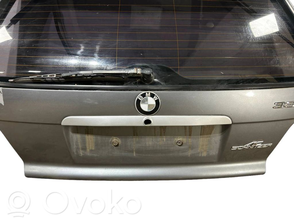 Задняя крышка (багажник)