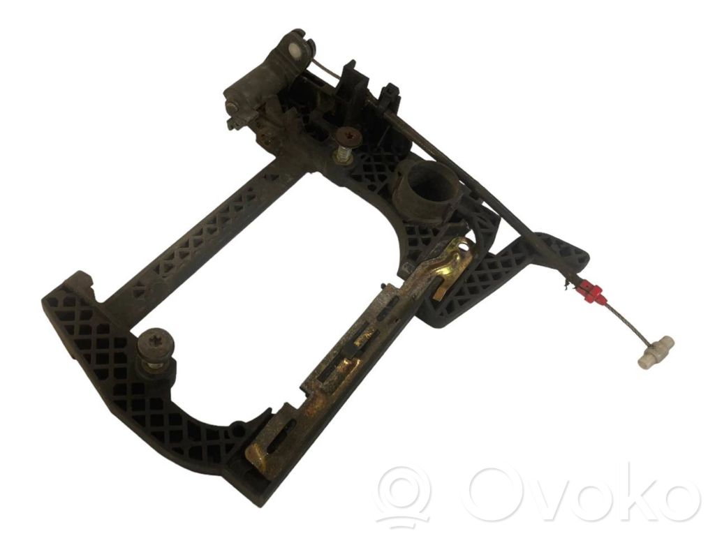 Holder/bracket for external opening handle at the front
