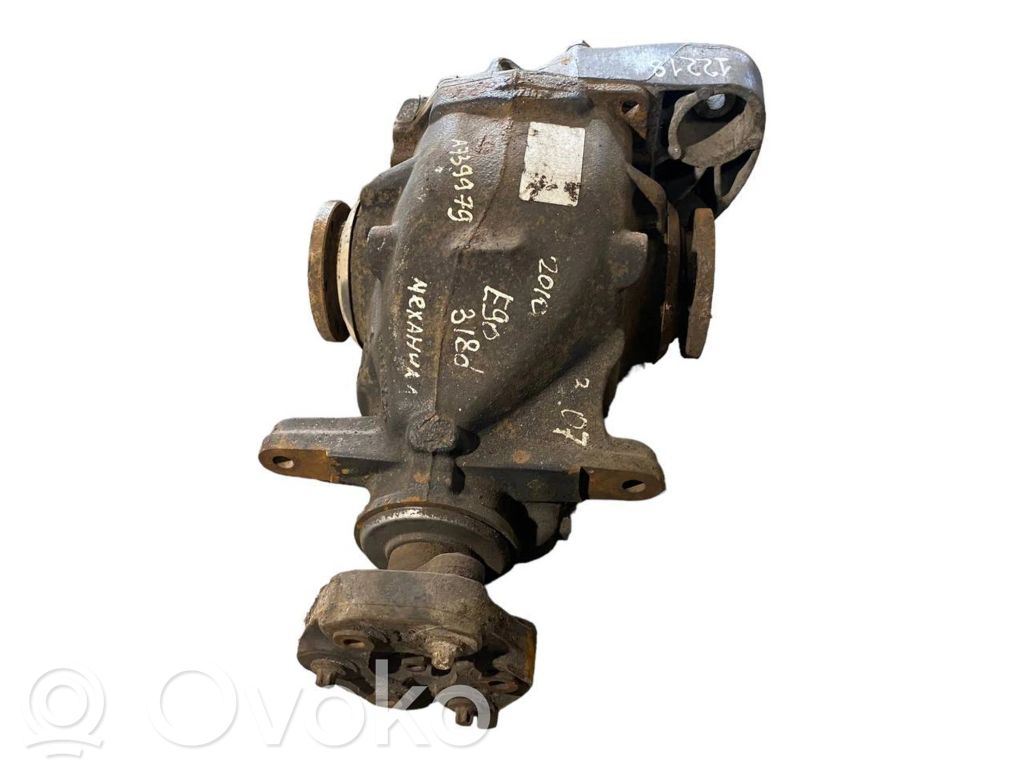 Aizmugurējais reduktors