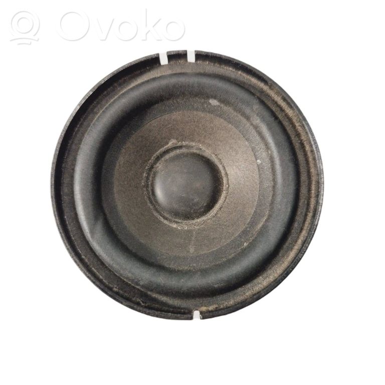 Skaļrunis (-i) priekšējās durvīs