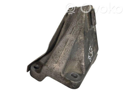 Engine mounting bracket