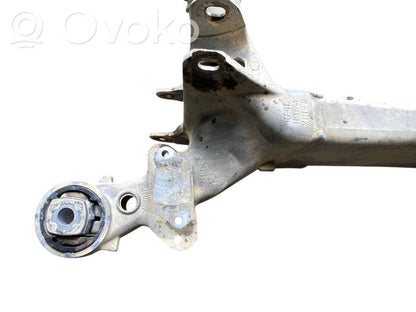 Pusrāmis aizmugurējais / priekšējais