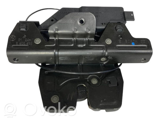 Aizmugurējā pārsega slēdzene