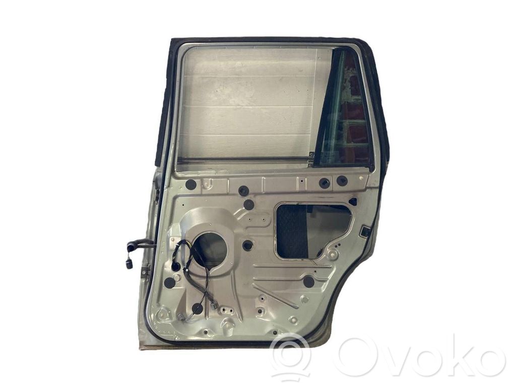 Aizmugurējās durvis