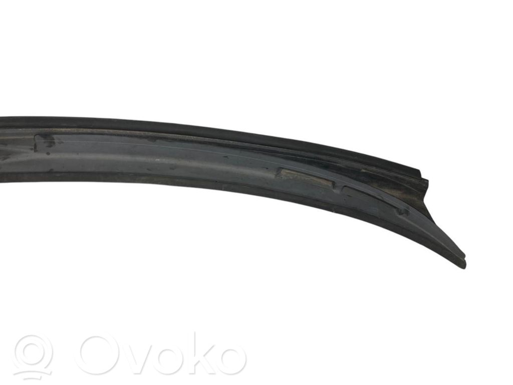 Stikla tīrītāja slotiņas