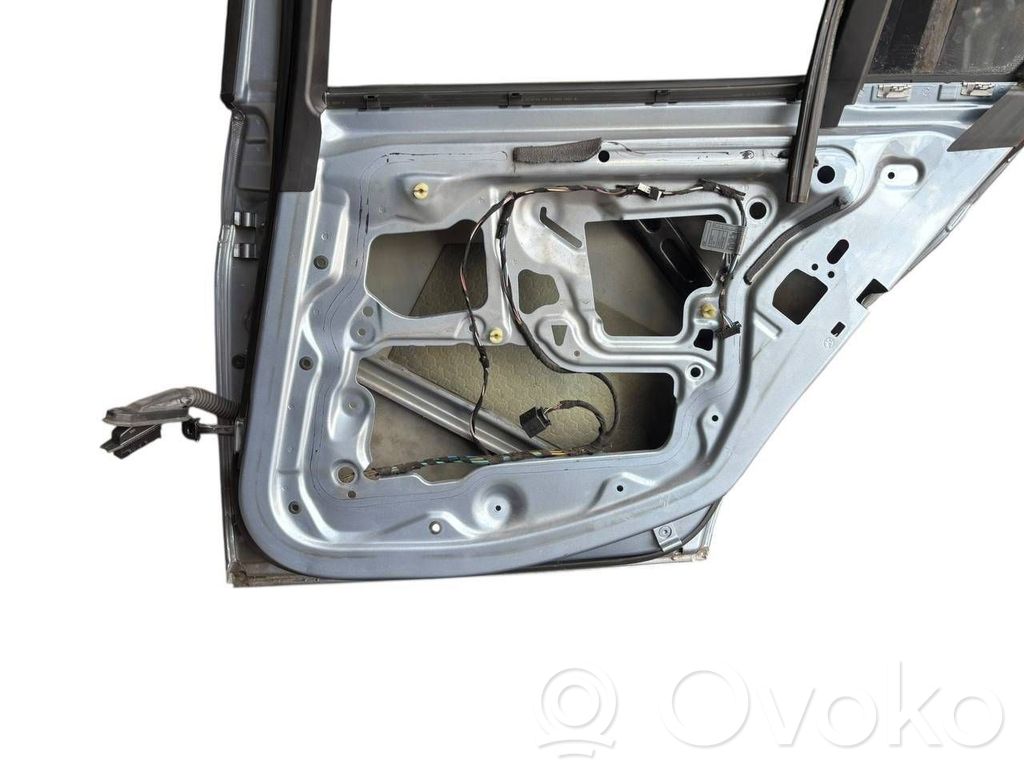 Aizmugurējās durvis