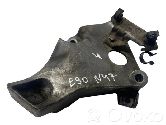 Engine mounting bracket