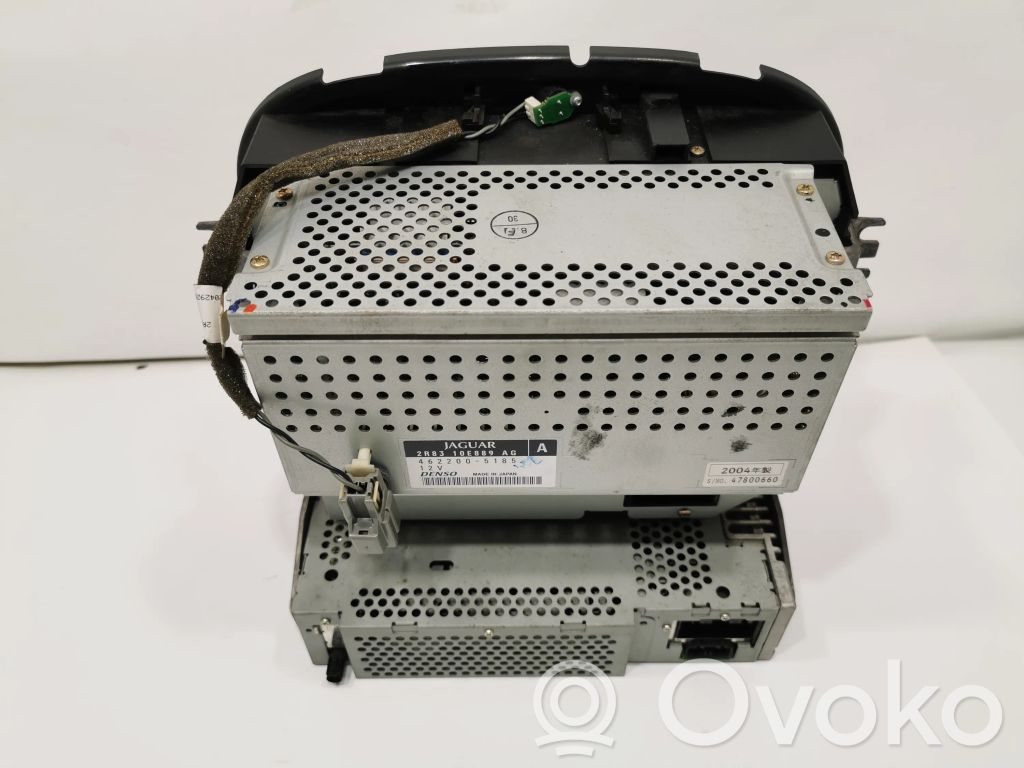 Radio / CD/DVD atskaņotājs / navigācija