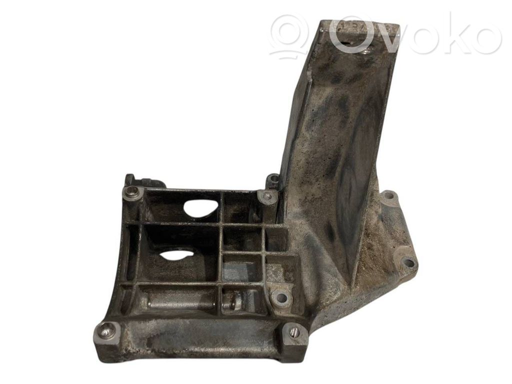 Dzinēja nostiprināšanas stiprinājums-kronšteins