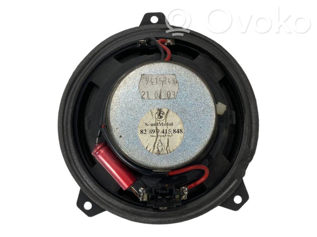 Динамик(и) в передней двери