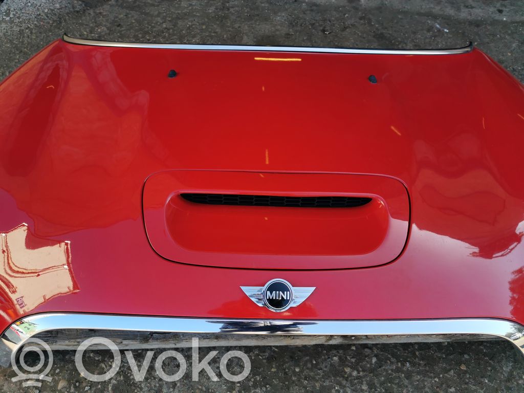 Dzinēja pārsegs (vāks)