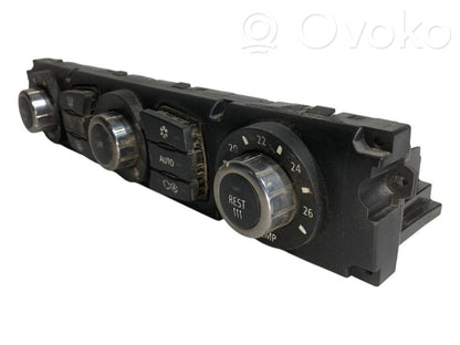 Gaisa kondicioniera / klimata kontroles / salona apsildes vadības bloks (salonā)
