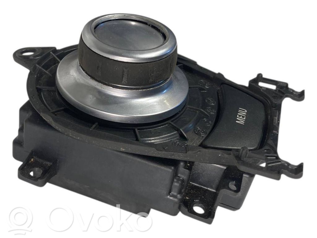 Multimediju kontrolieris