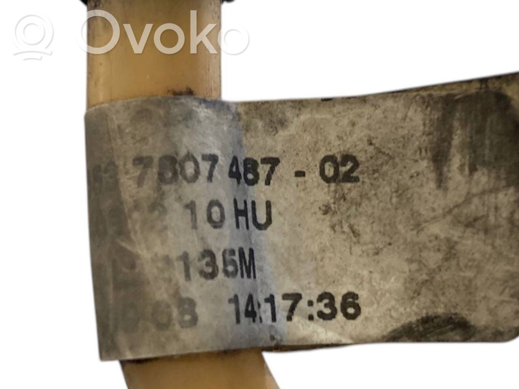 Degvielas atplūdes caurule