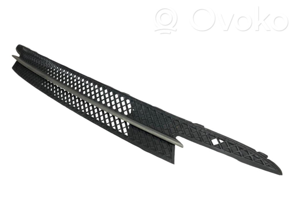 Apakšējais režģis (trīsdaļīgs)