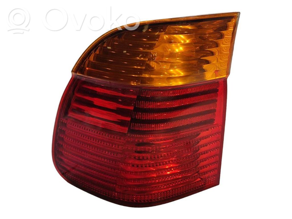 Задний фонарь в кузове