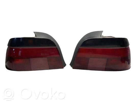 Aizmugurējo lukturu komplekts