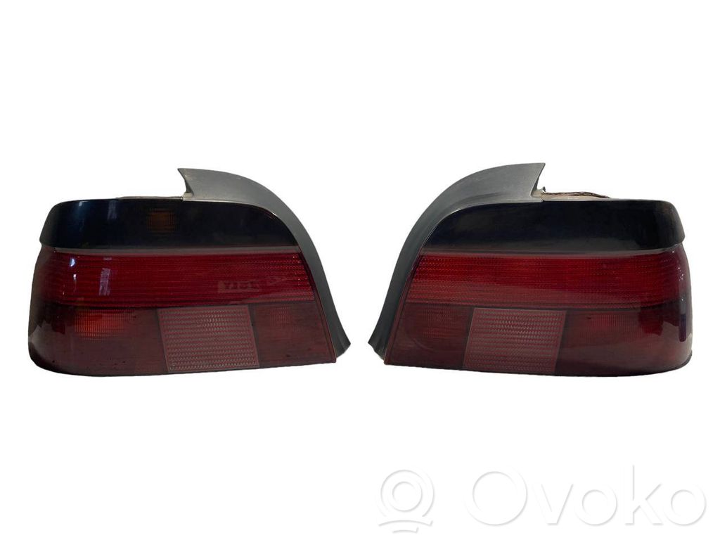 Aizmugurējo lukturu komplekts