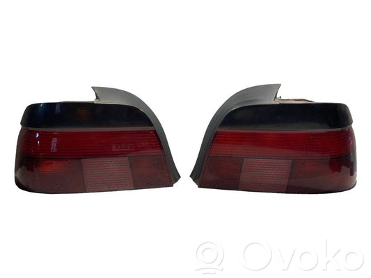 Aizmugurējo lukturu komplekts