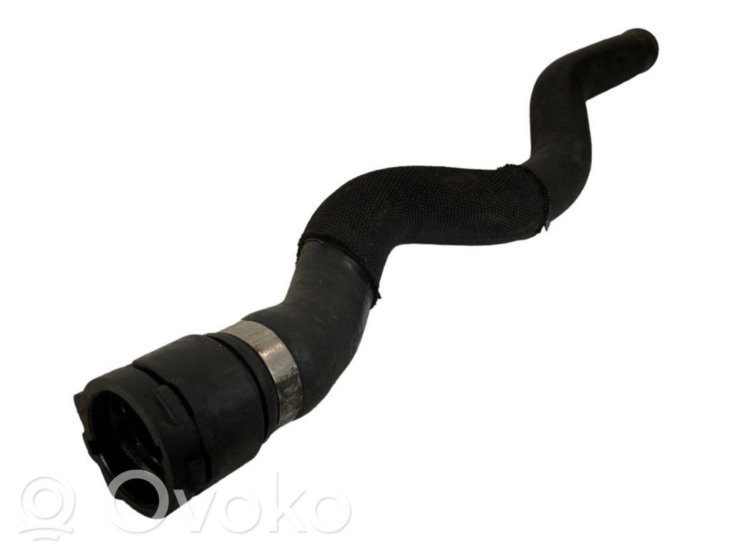 Caurulīte (-es) / šļūtene (-es)