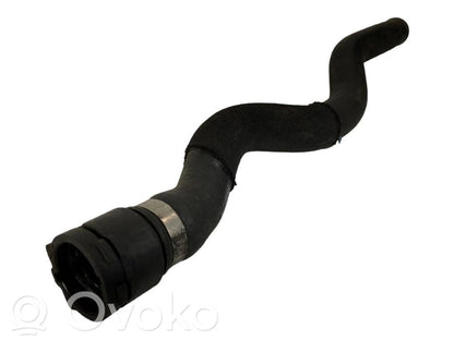 Caurulīte (-es) / šļūtene (-es)