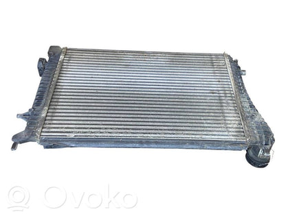 Starpdzesētāja radiators