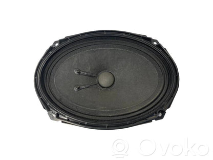 Speaker(s) in the rear window