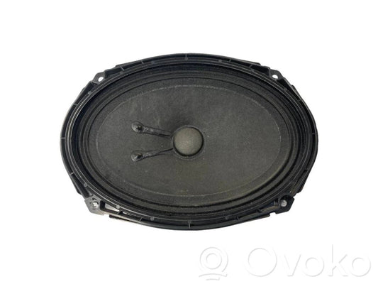 Speaker(s) in the rear window