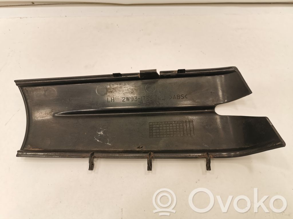 Apakšējais režģis (trīsdaļīgs)