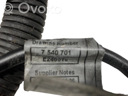 Dzinēja vadu instalācija