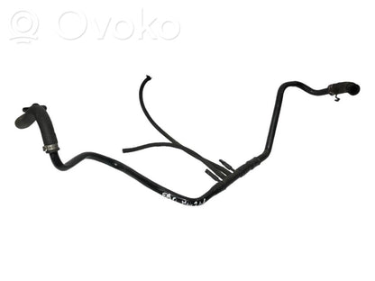 Caurulīte (-es) / šļūtene (-es)