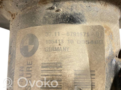 Front shock absorber with spring