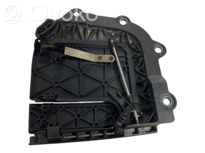 Roof lock