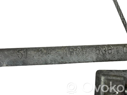 Mehāniskais aizmugurē loga pacelšanas mehānisms