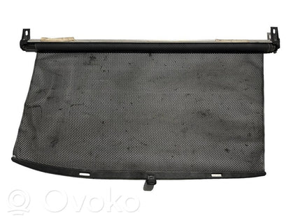 Aizmugurē logu aizkars