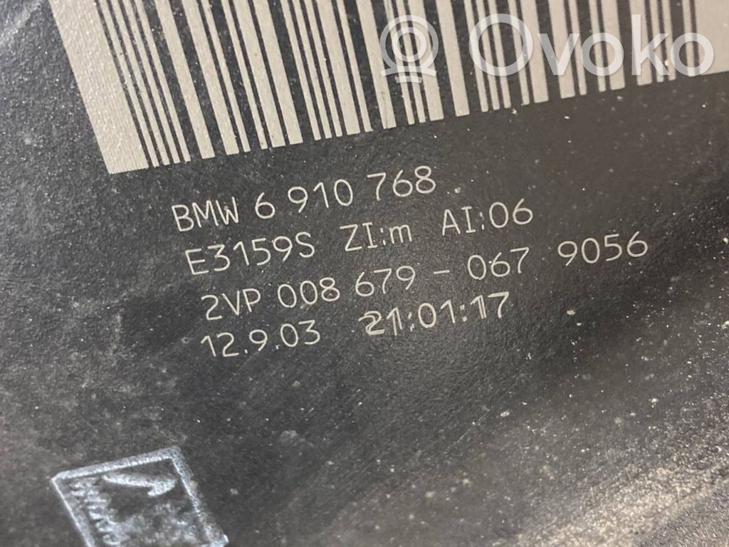 Aizmugurējais lukturis virsbūvē