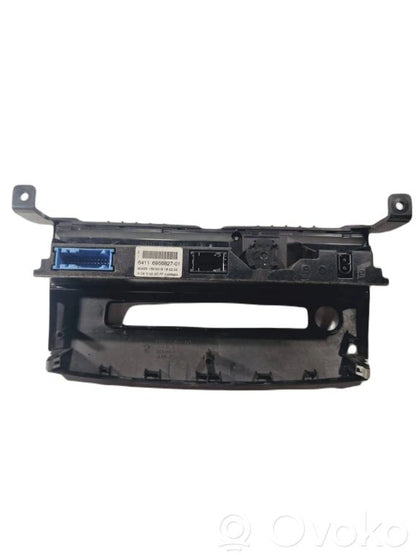 Gaisa kondicioniera / klimata kontroles / salona apsildes vadības bloks (salonā)