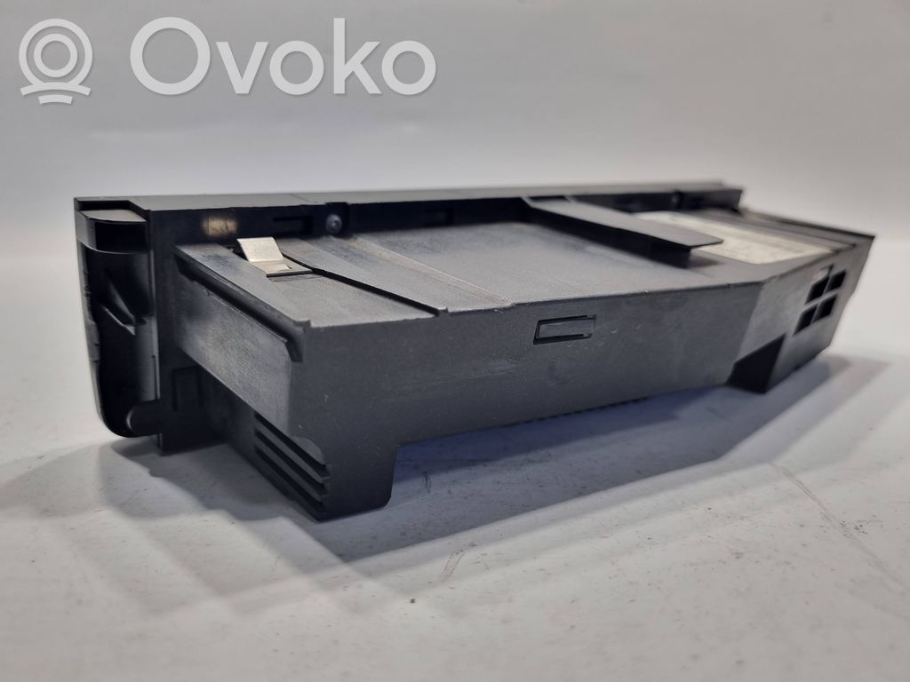 Gaisa kondicioniera / klimata kontroles / salona apsildes vadības bloks (salonā)