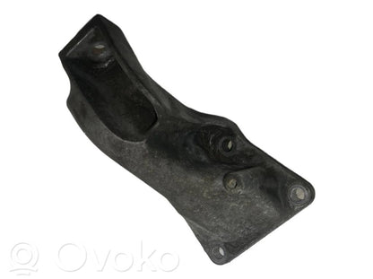 Engine mounting bracket