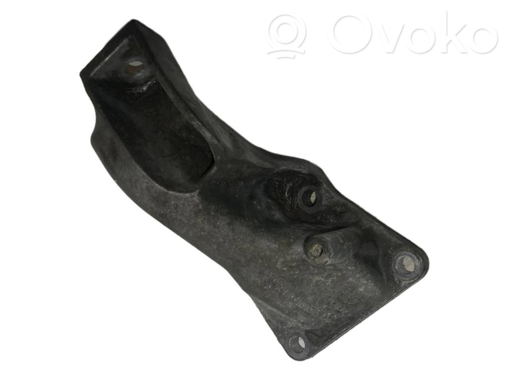 Dzinēja nostiprināšanas stiprinājums-kronšteins