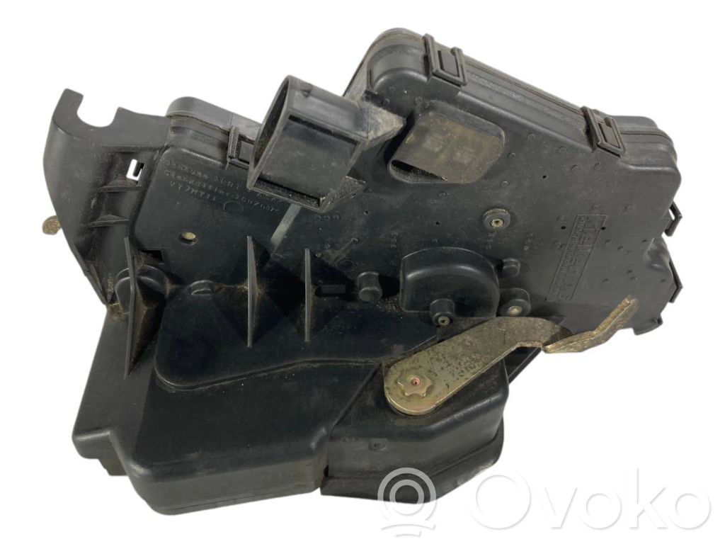 Aizmugurē slēdzene