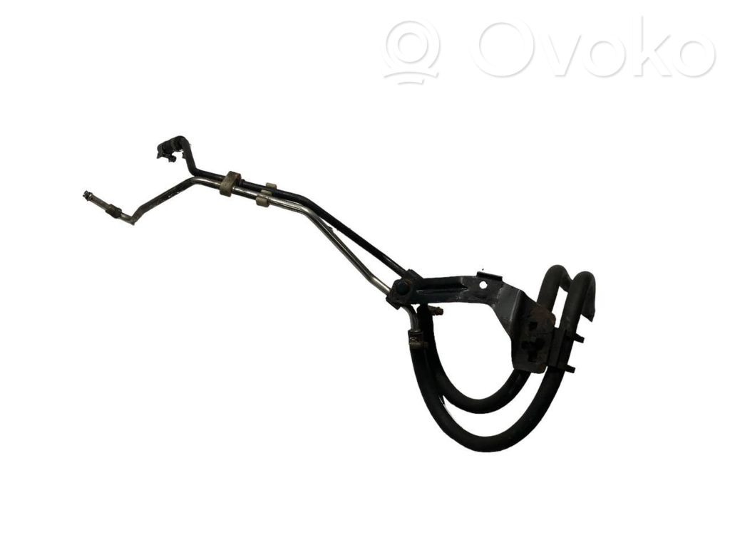 Degvielas caurulīte (-es)