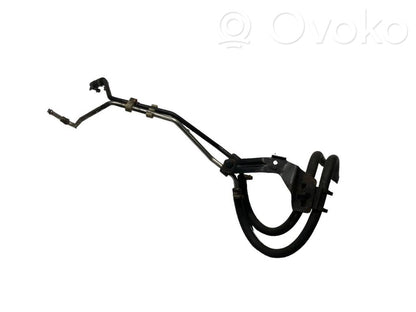 Degvielas caurulīte (-es)