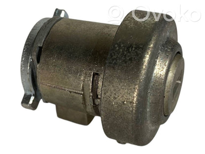 Замок задней крышки