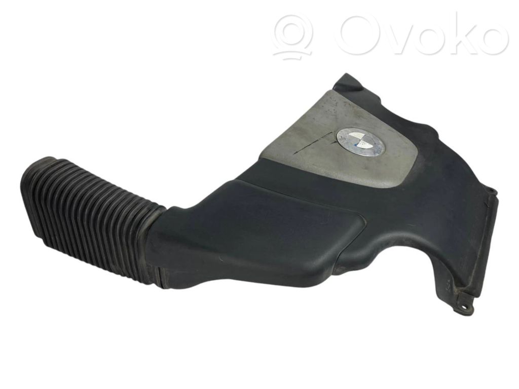 Engine cover (decorative trim)